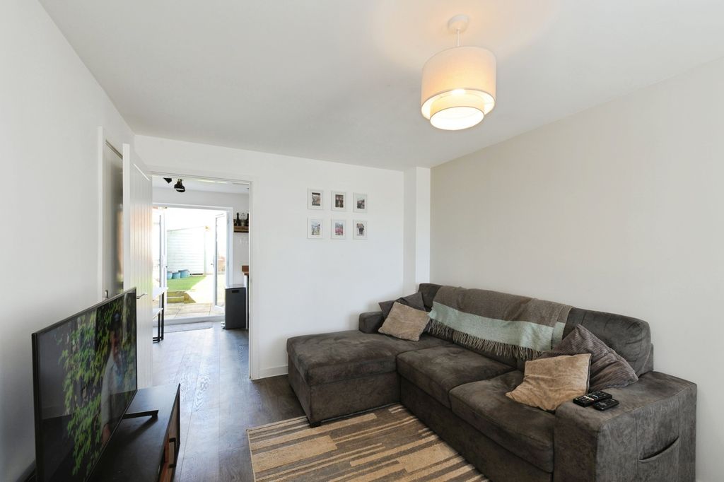 Property photo 2 of 16 Pbox-Img.Jpg