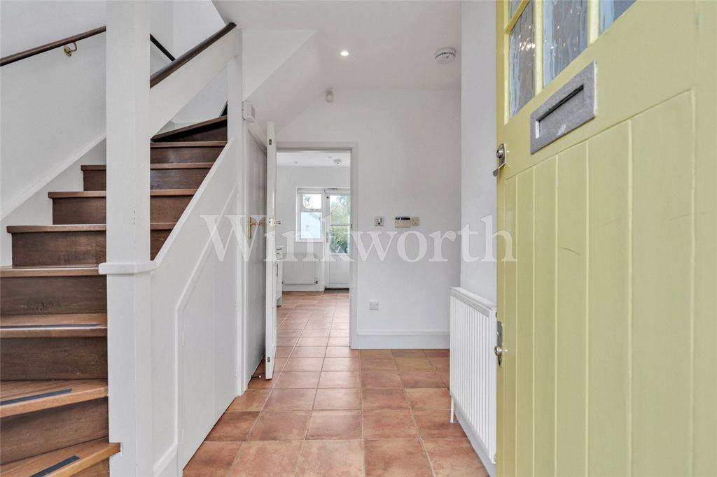 Property photo 2 of 16 Picture No. 18