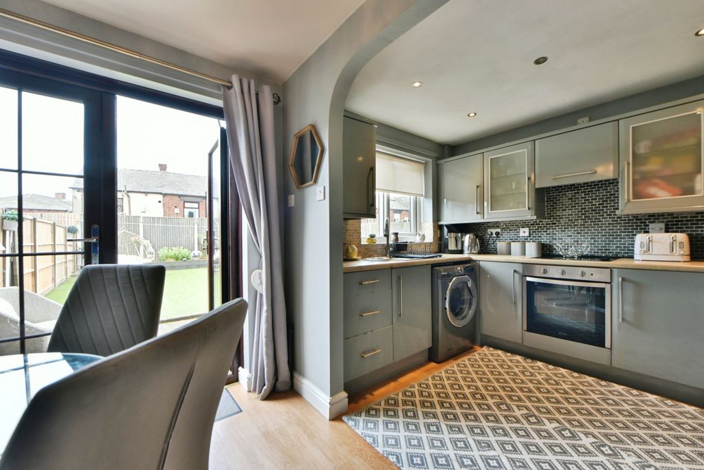 Property photo 3 of 17 Kitchen/Diner