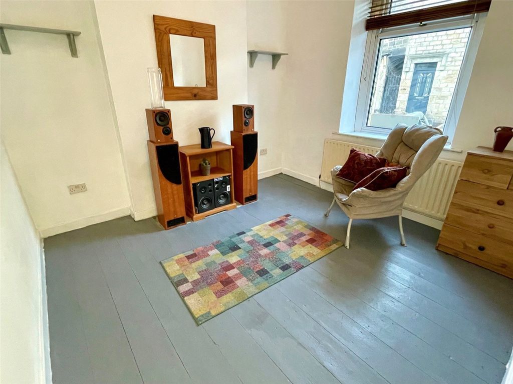 Property photo 2 of 16 Front Reception