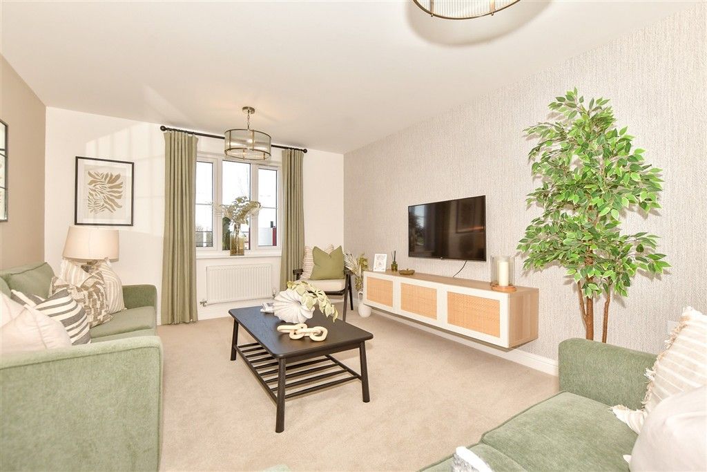 Property photo 3 of 14 Lounge