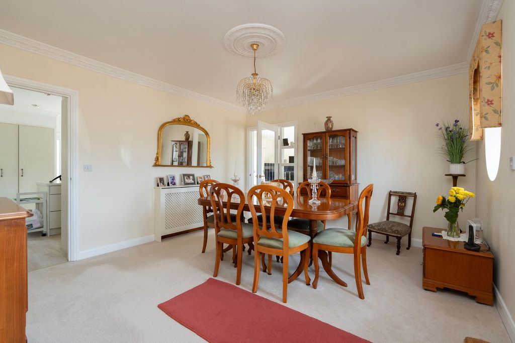 Property photo 3 of 23