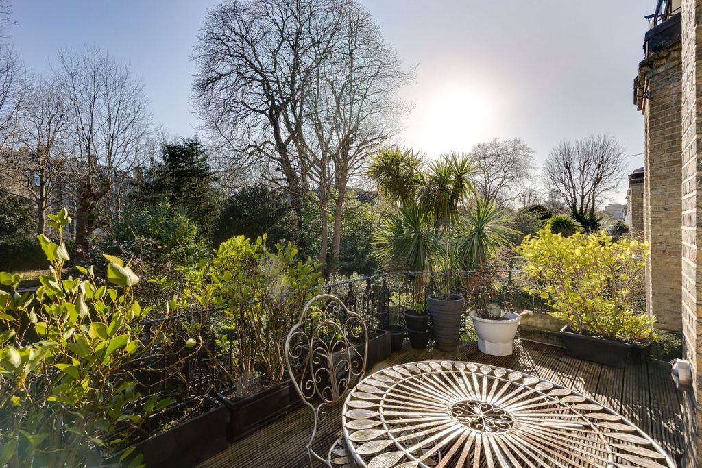 Property photo 2 of 12 Picture No. 24