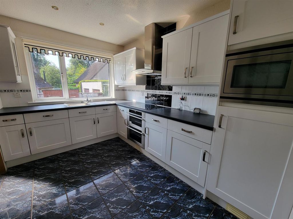 Property photo 2 of 17 Knm0022Levi Kitchen (1).Jpg