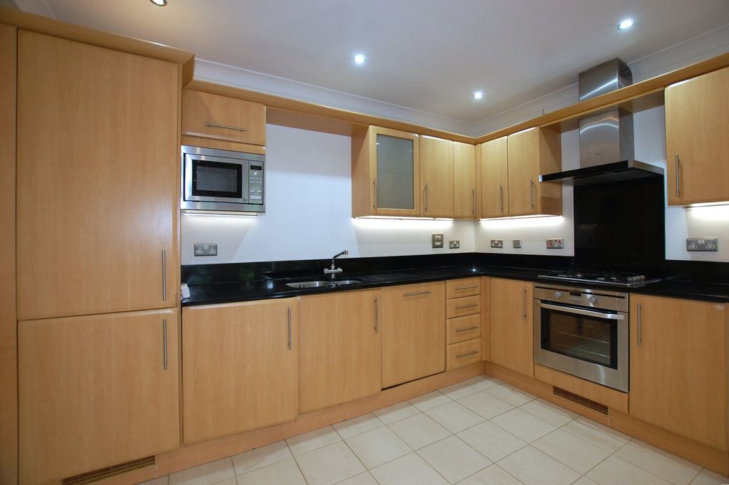 Property photo 2 of 8 Kitchen