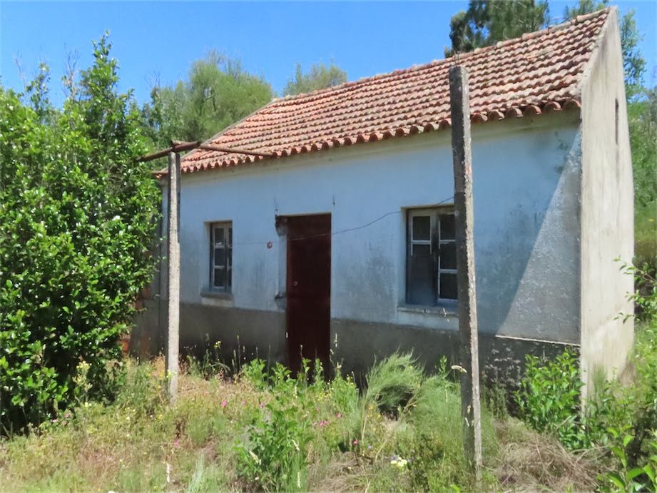 Property photo 2 of 27