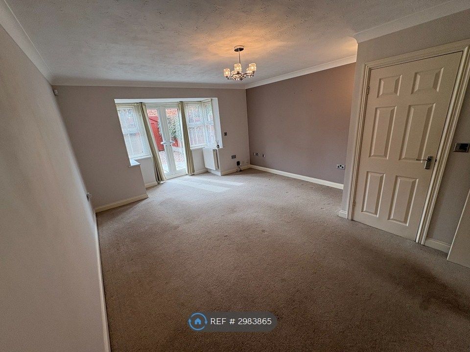 Property photo 2 of 9 Lounge