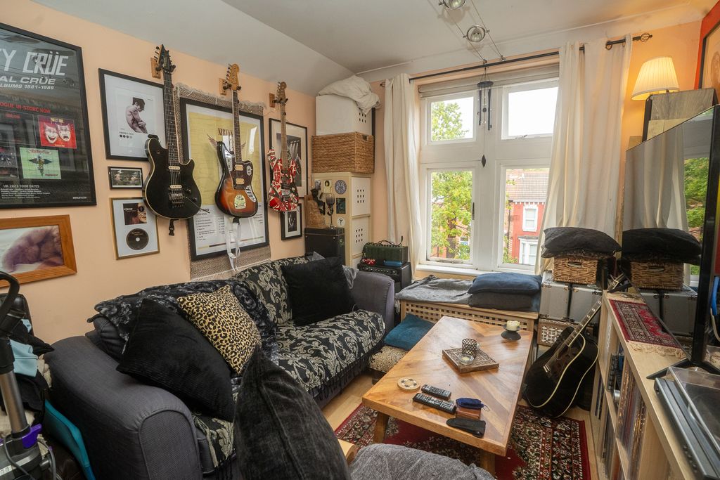 Property photo 2 of 14