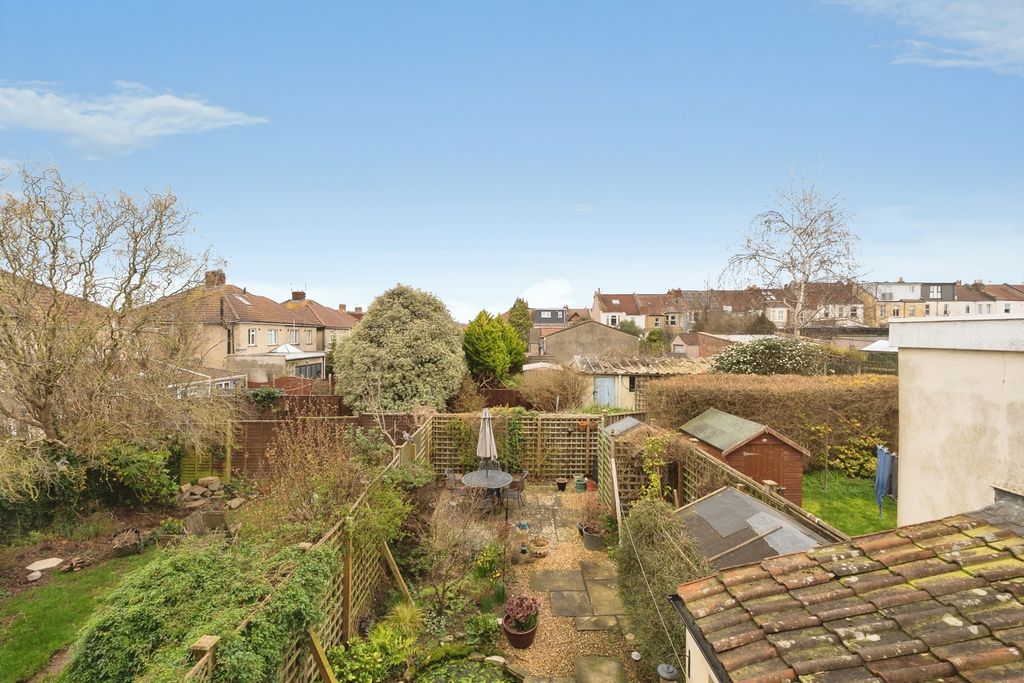 Property photo 2 of 20 Pbox-Img.Jpg