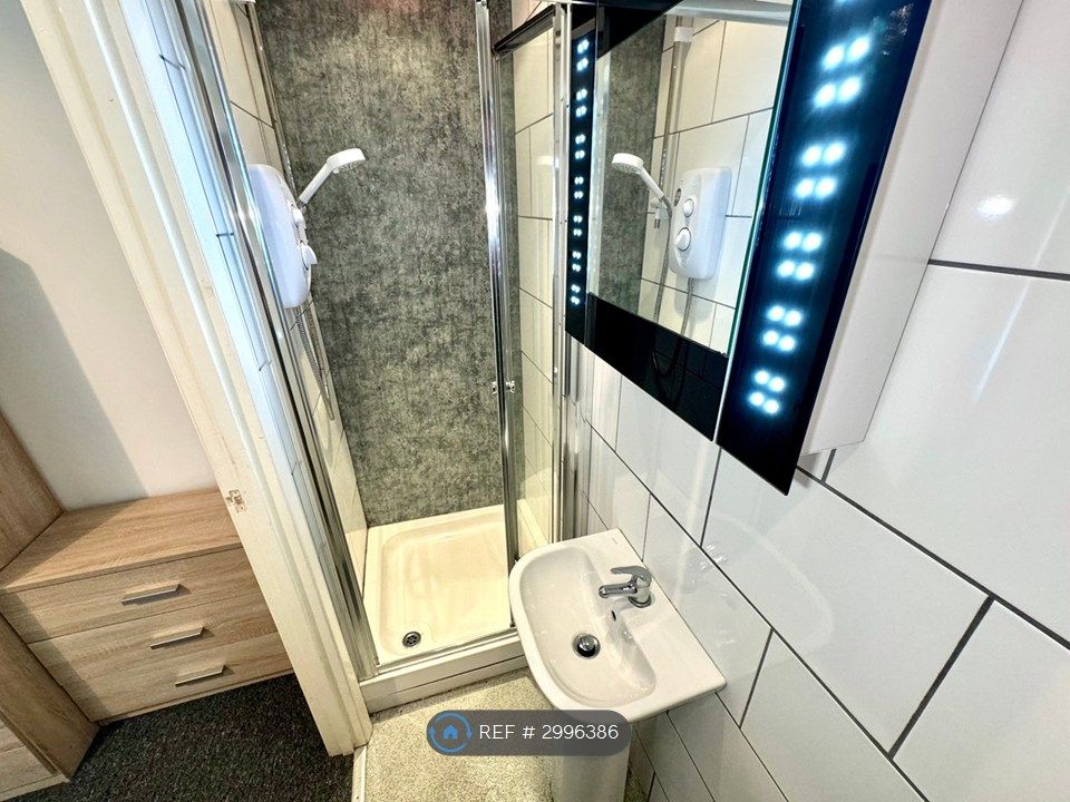 Property photo 2 of 14 En-Suite Bedroom One