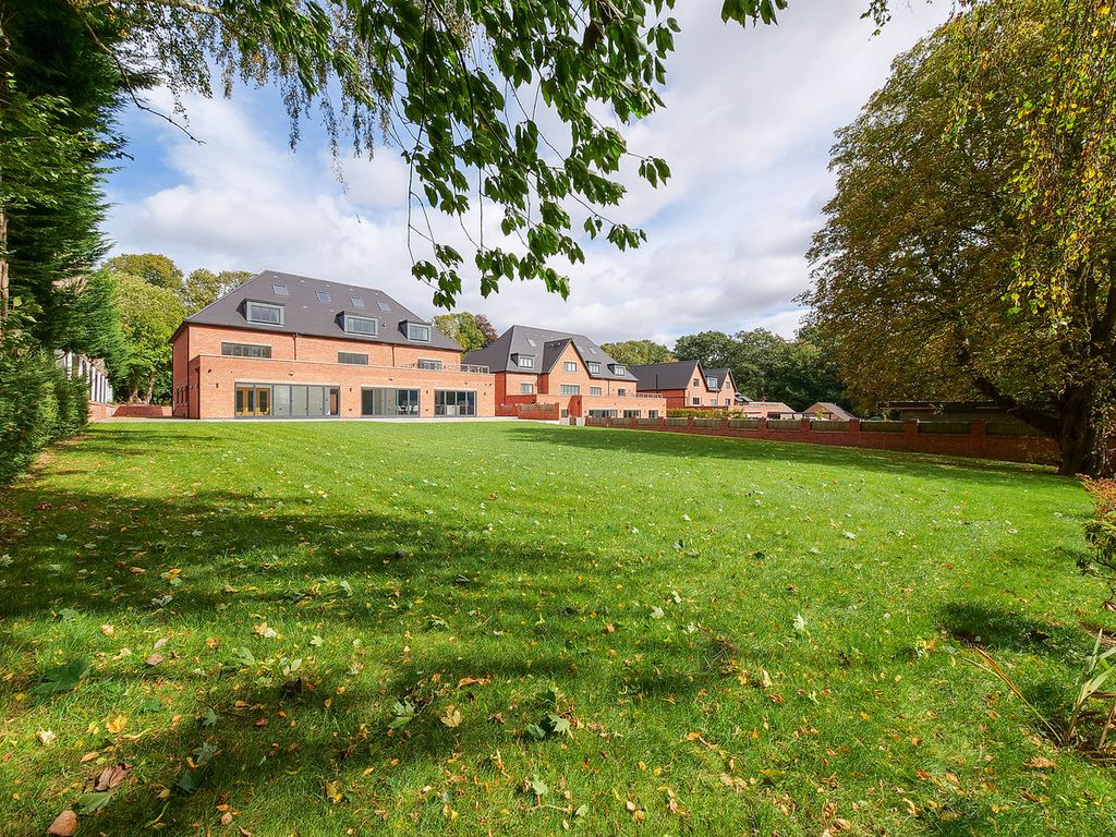 Property photo 2 of 43