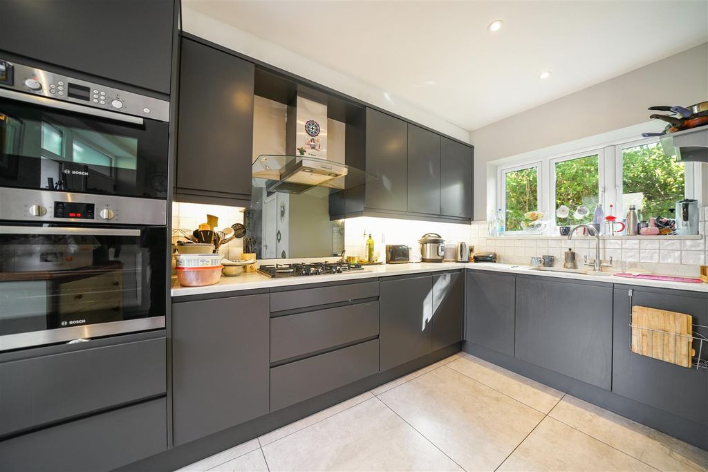 Property photo 2 of 21 3 Court Mews - 4Gskht1Tgxfrlizcsxby.Jpg