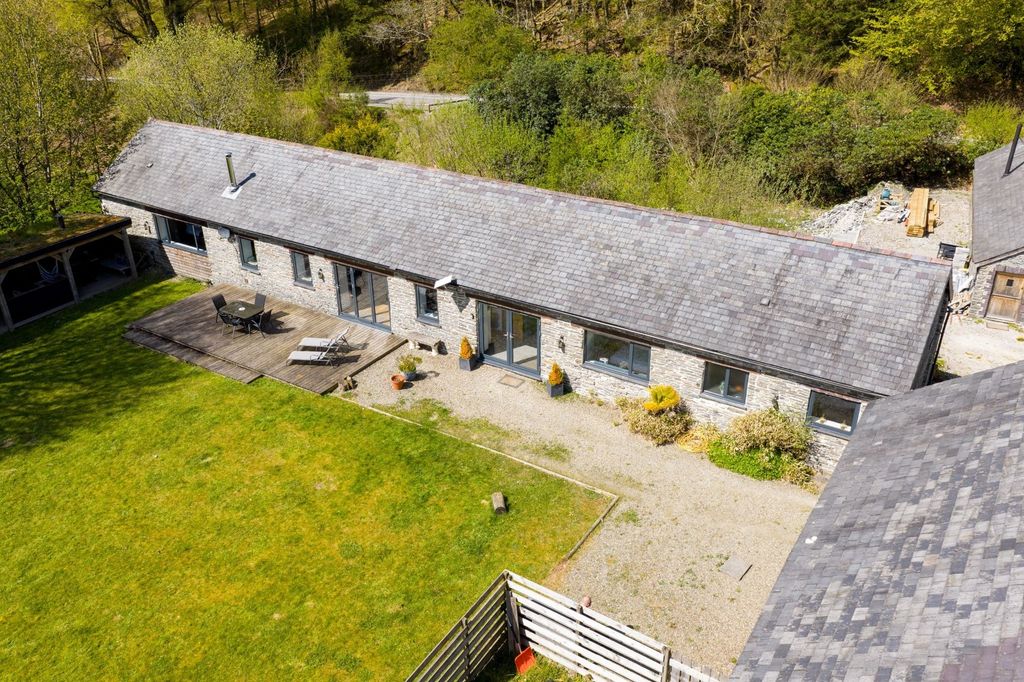 Property photo 2 of 45