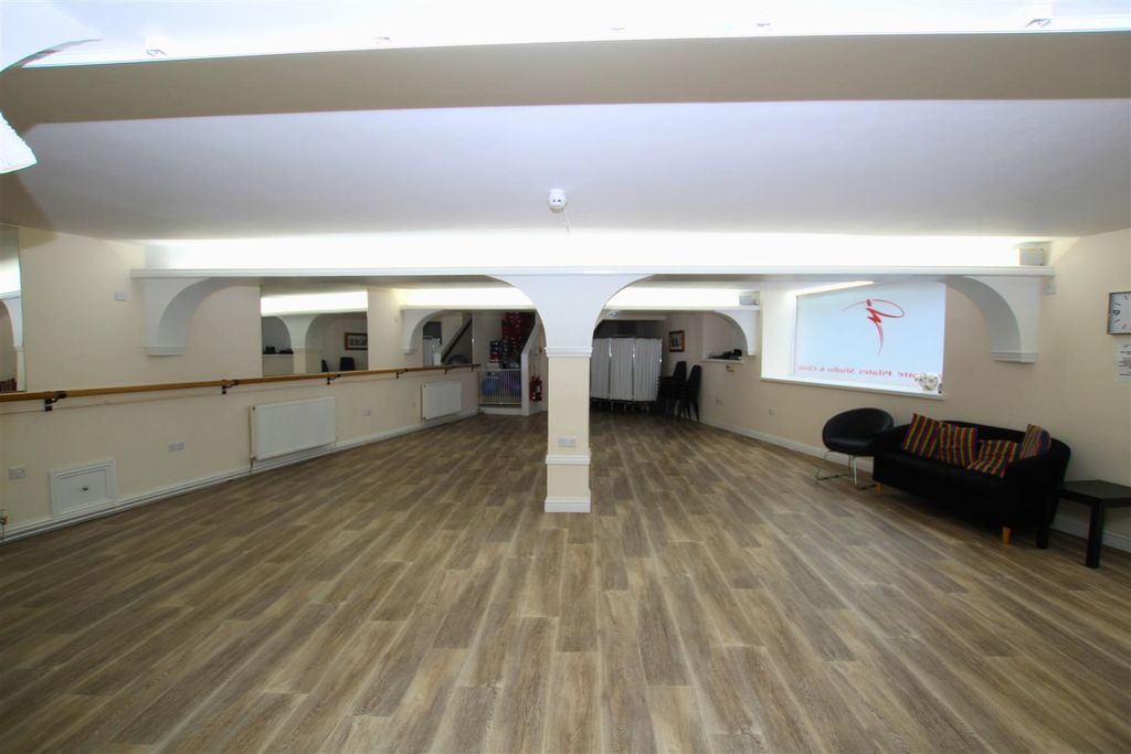 Property photo 3 of 3 Inside 2