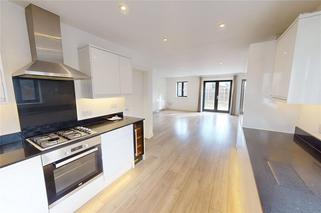 Property photo 2 of 16 Picture No. 02