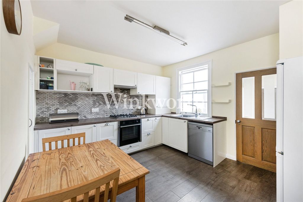 Property photo 2 of 13 Picture No. 26