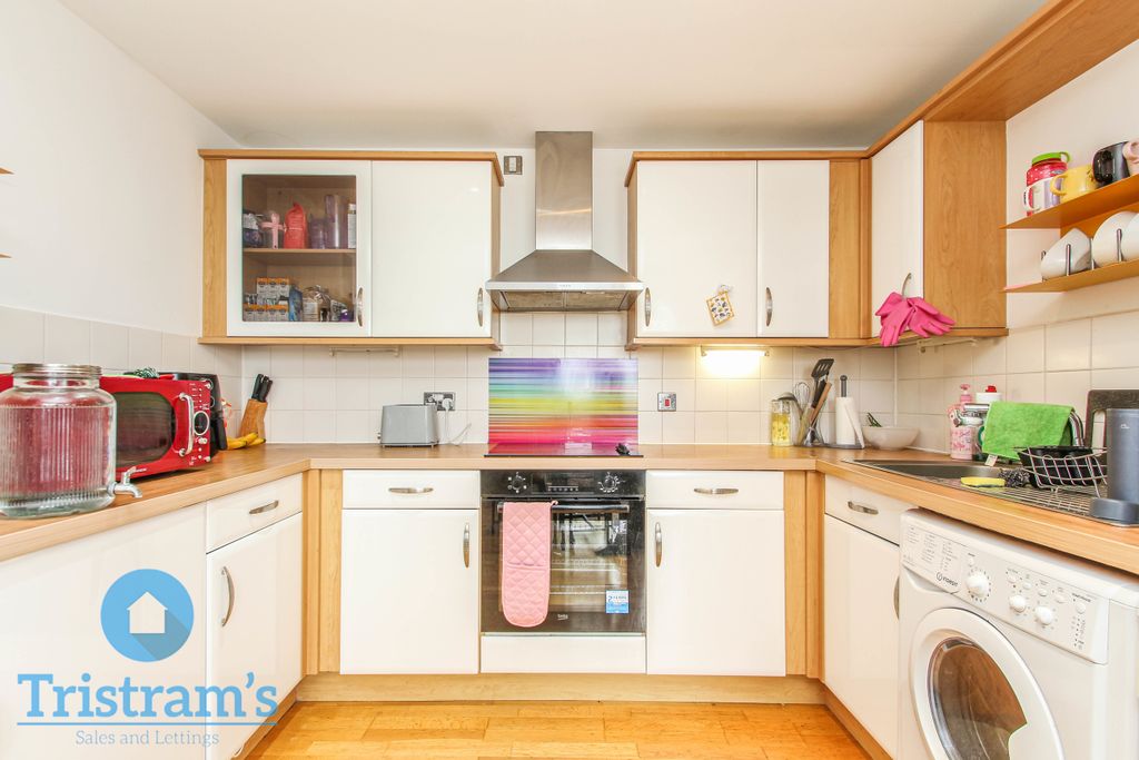 Property photo 2 of 20