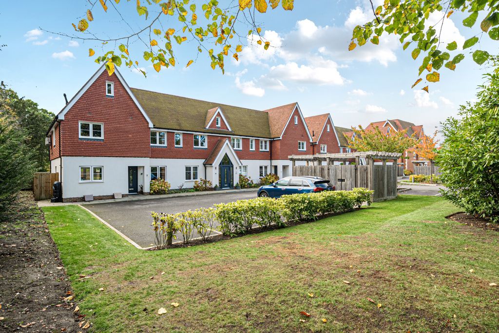 Property photo 1 of 20 1370805-8-68F776E...