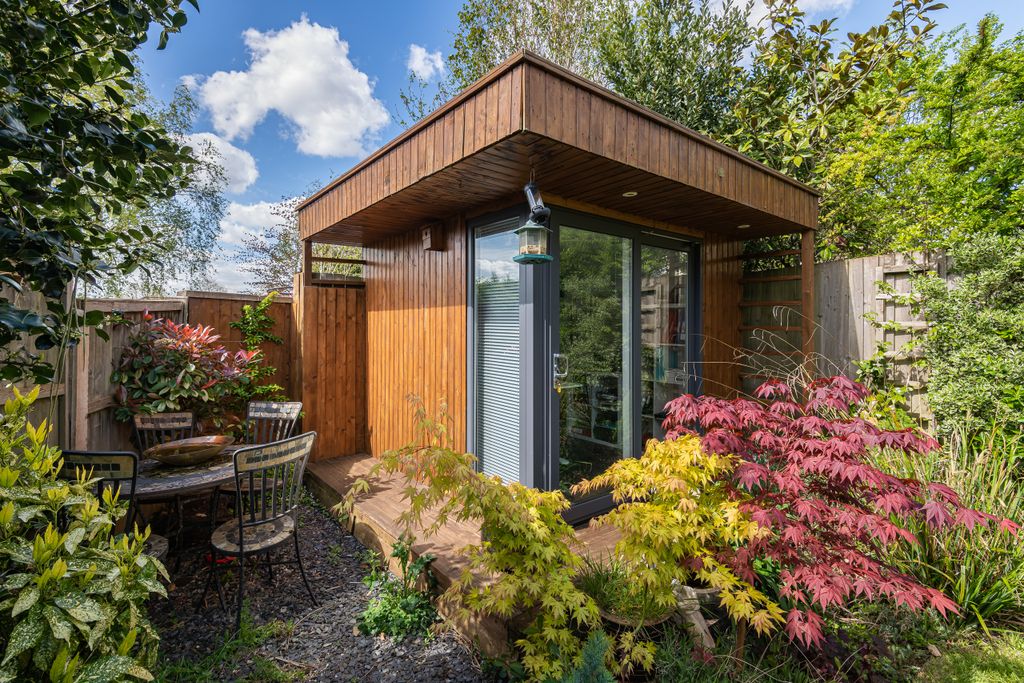 Property photo 2 of 50 Garden Room