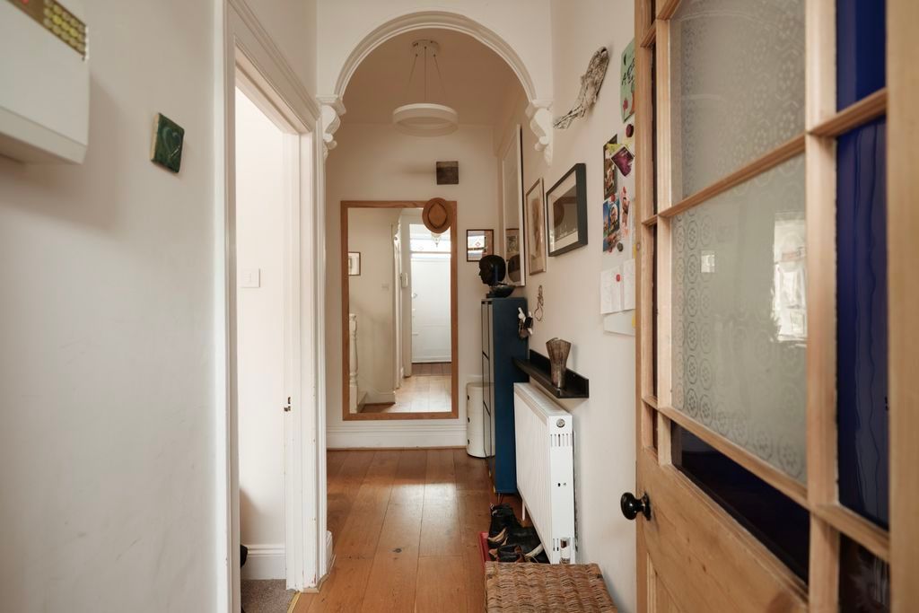 Property photo 3 of 20 Hall