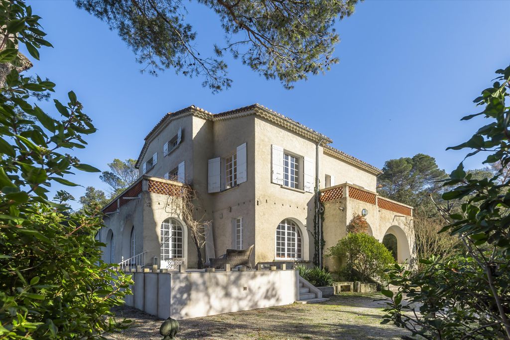 Property photo 1 of 17 Image