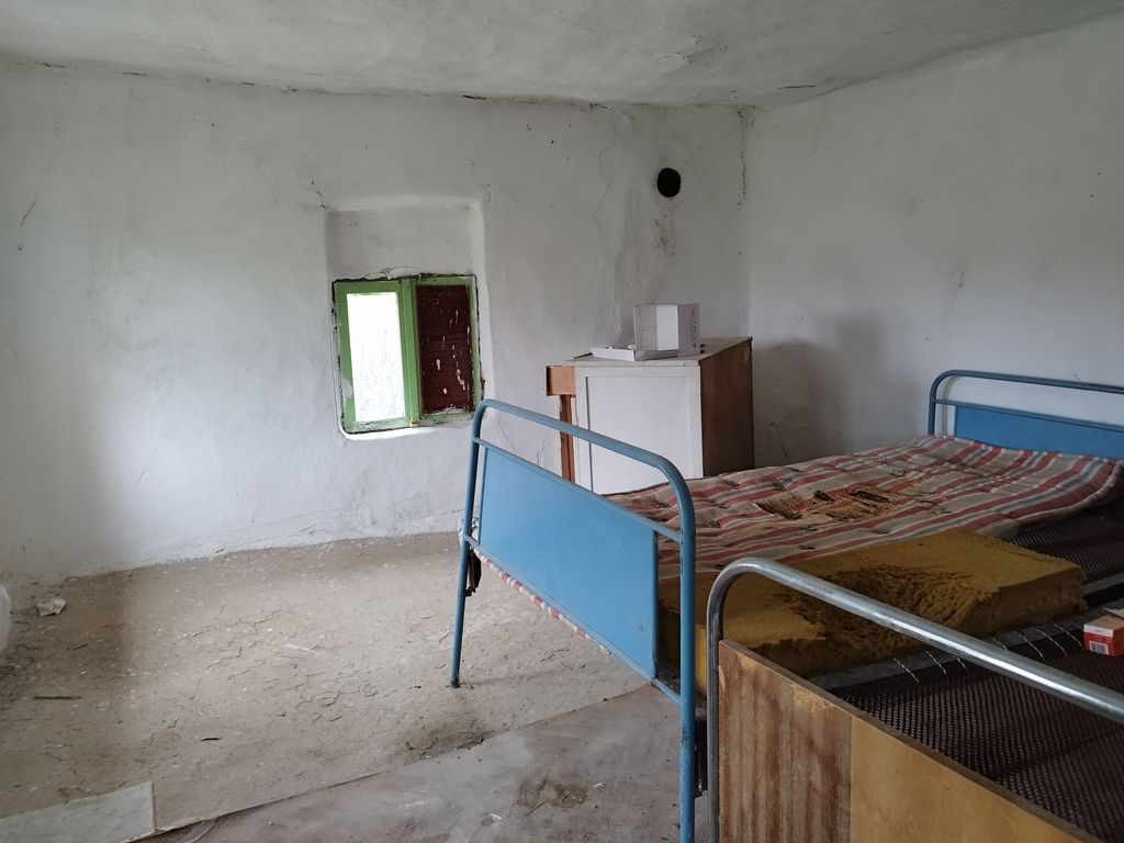 Property photo 3 of 5