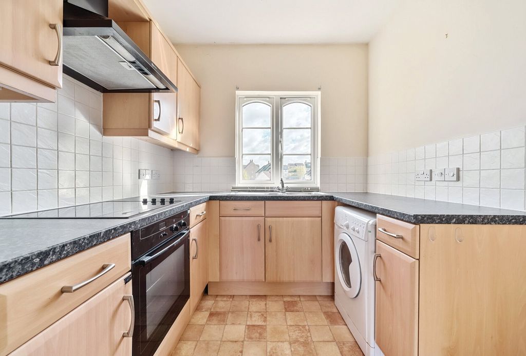 Property photo 3 of 13 Kitchen