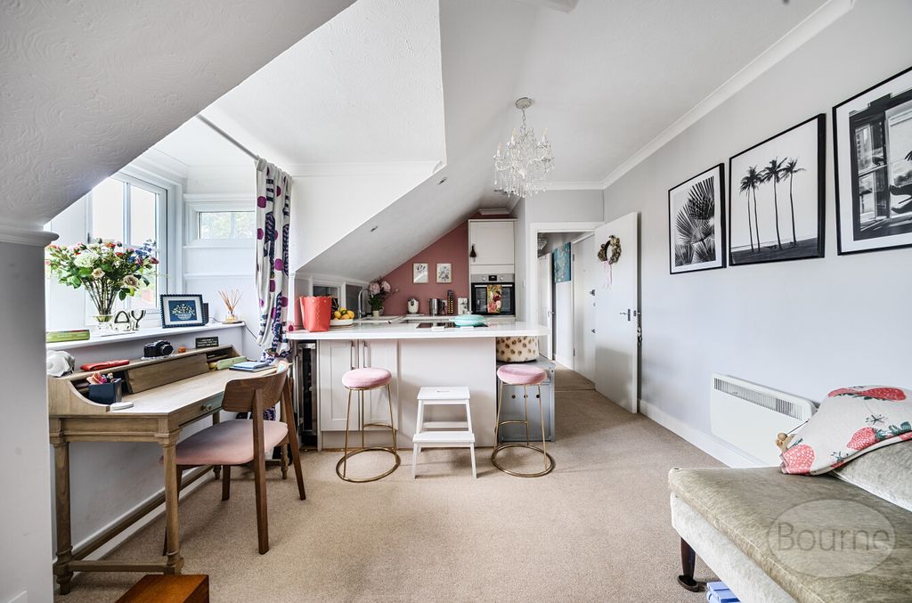 Property photo 3 of 15 Ec38037B-A43A-4E1...