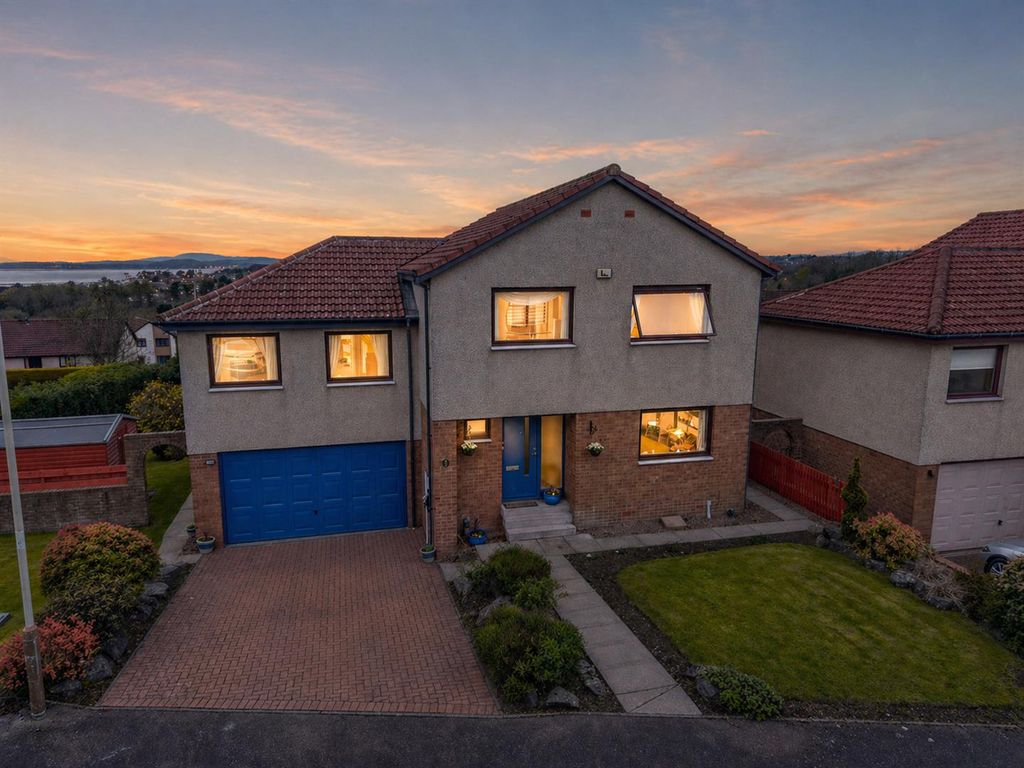 Property photo 2 of 38 15 Ardestie Monifieth Twilight.Jpg