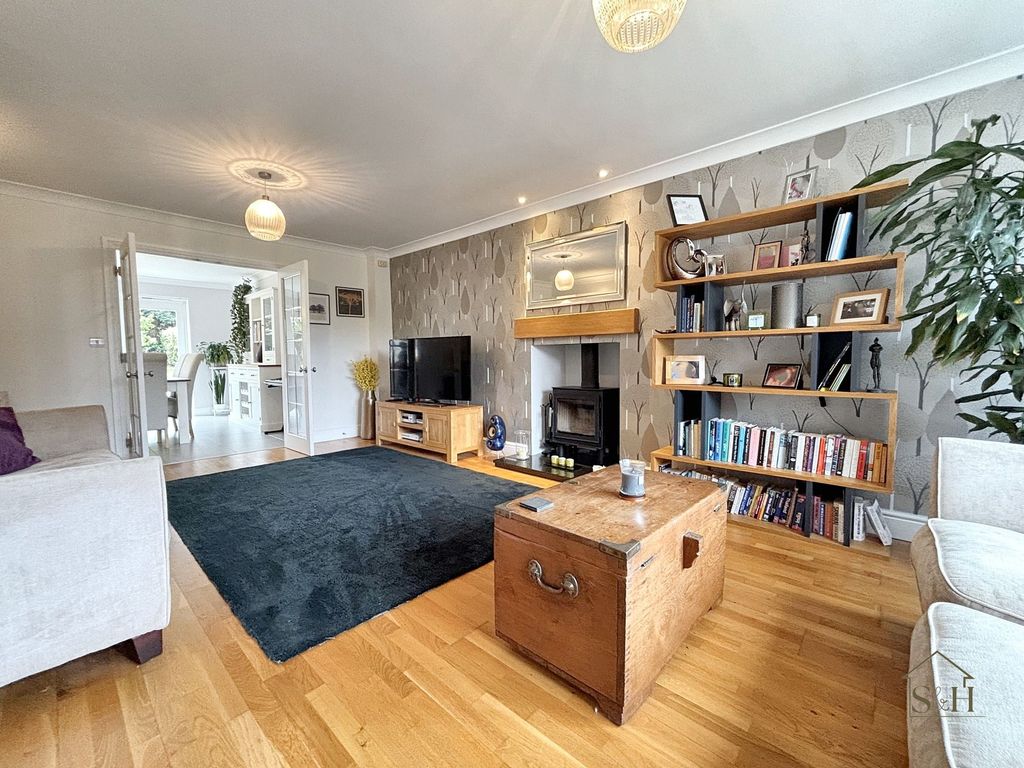Property photo 2 of 25