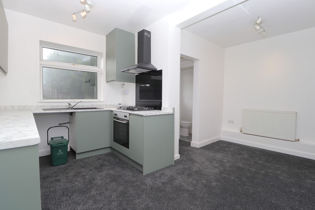 Property photo 2 of 26 Dining Kitchen