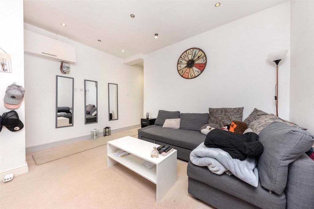 Property photo 2 of 19 Picture No. 20