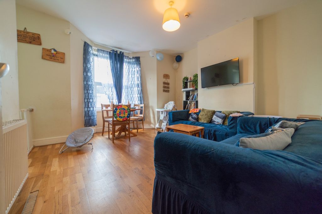 Property photo 2 of 28 Call 02920 454555 To Secure Your Viewing_1