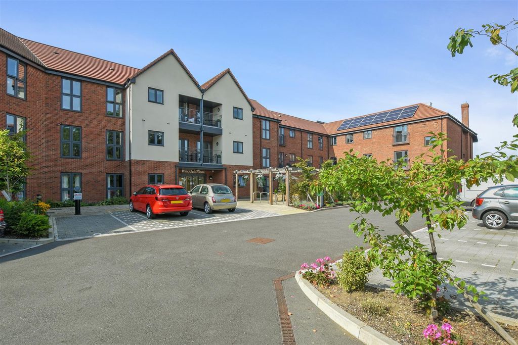Property photo 1 of 14 7Cf0B5E6-7ce6-43c4-A944-B276258c36Dbrhmcs - 34 Ran