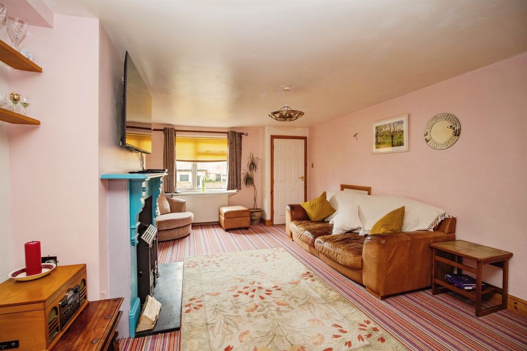 Property photo 3 of 32