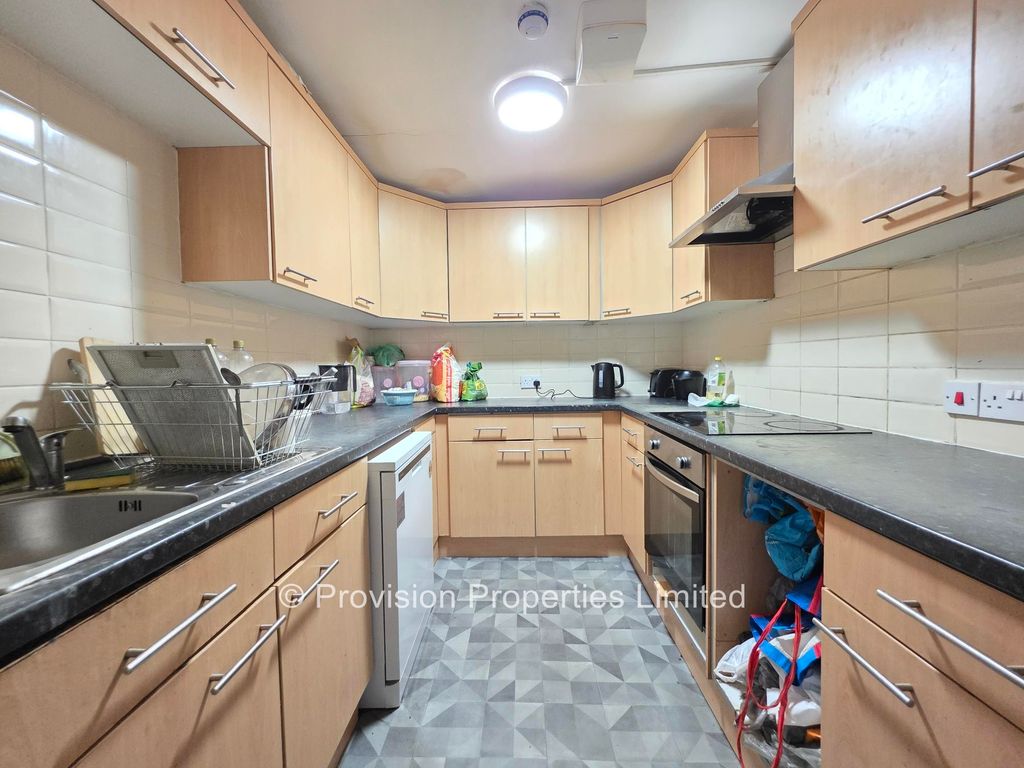 Property photo 3 of 7 Photo