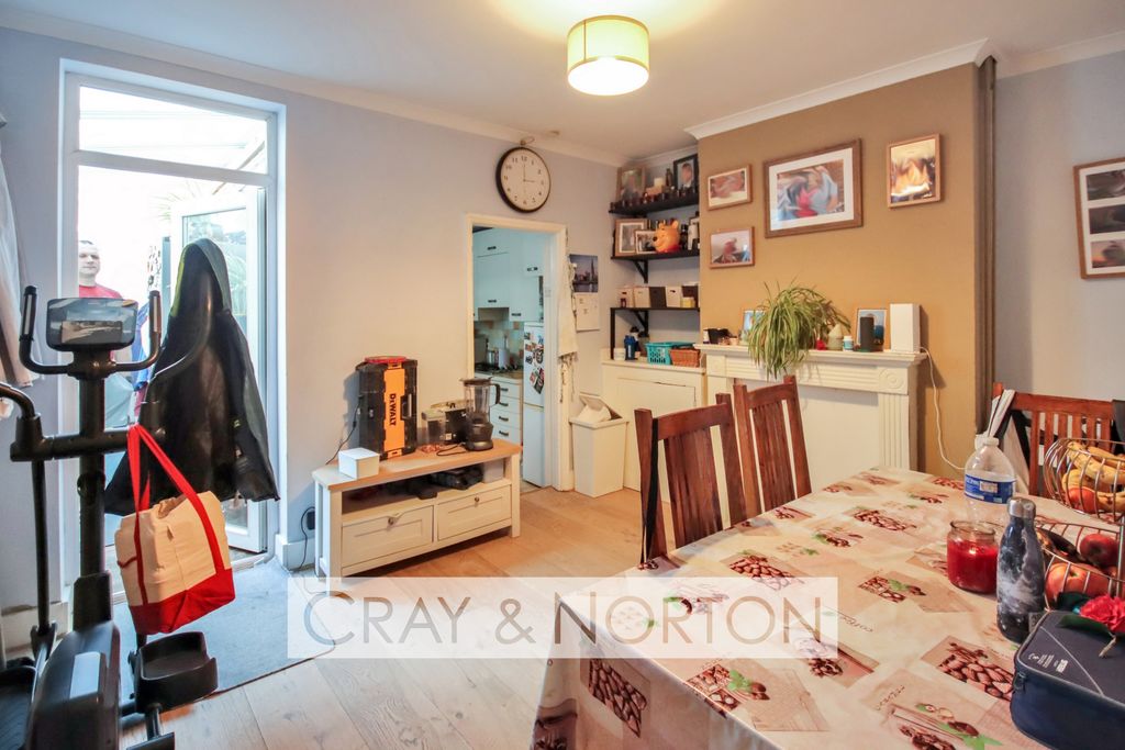 Property photo 2 of 10 Photo 9