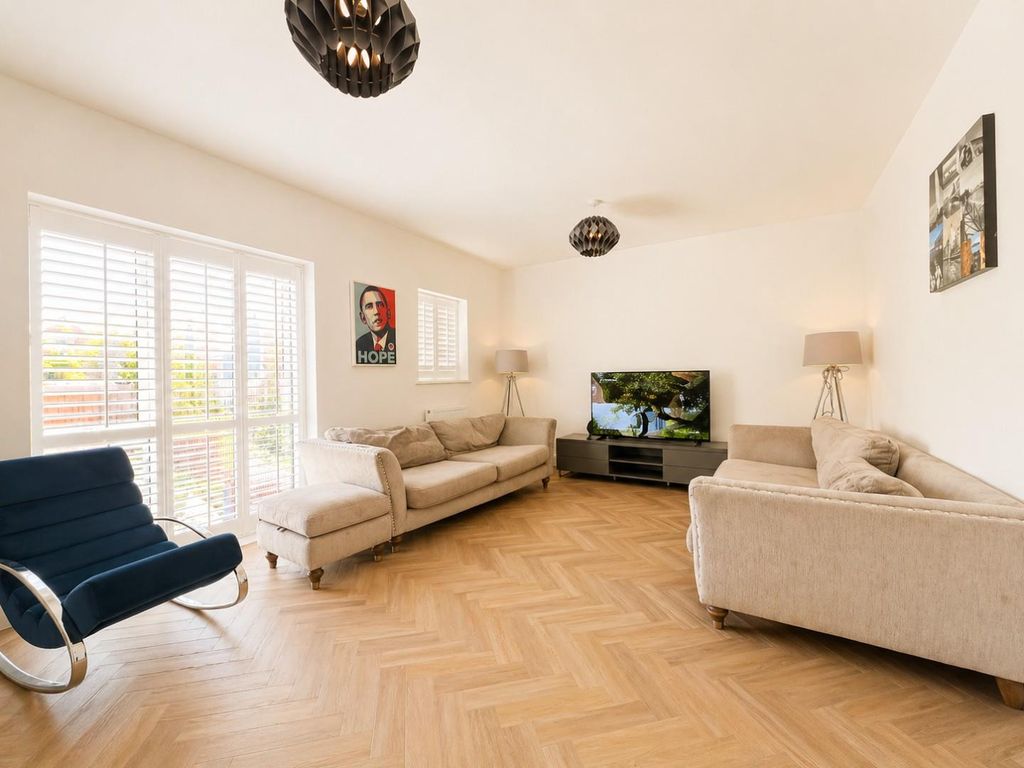 Property photo 3 of 16 Wyatt Close - Lounge Rear..Jpg
