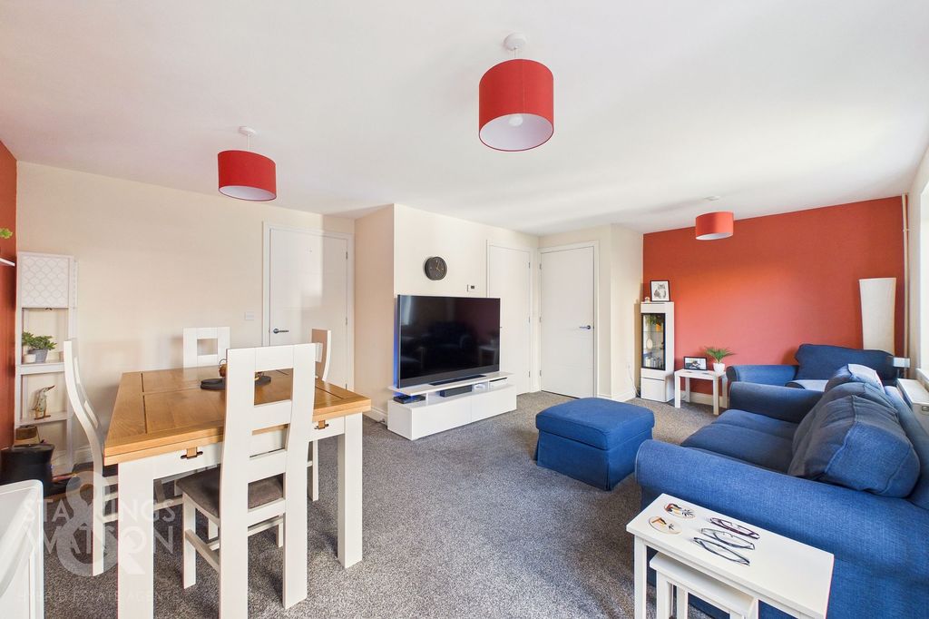 Property photo 2 of 26