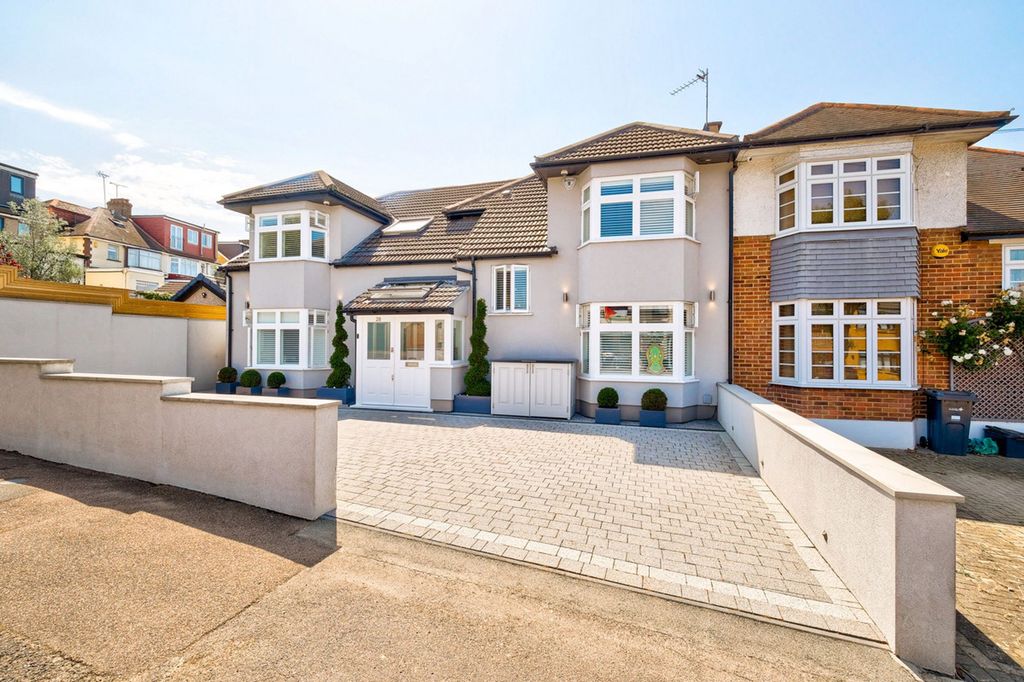 Property photo 1 of 25