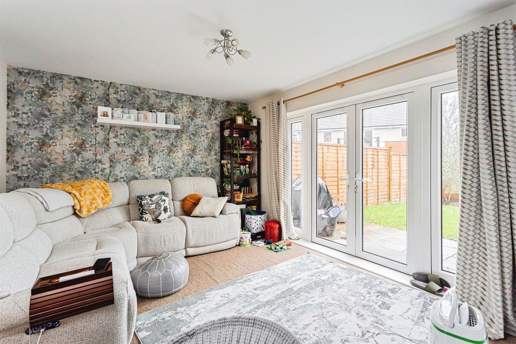 Property photo 3 of 14