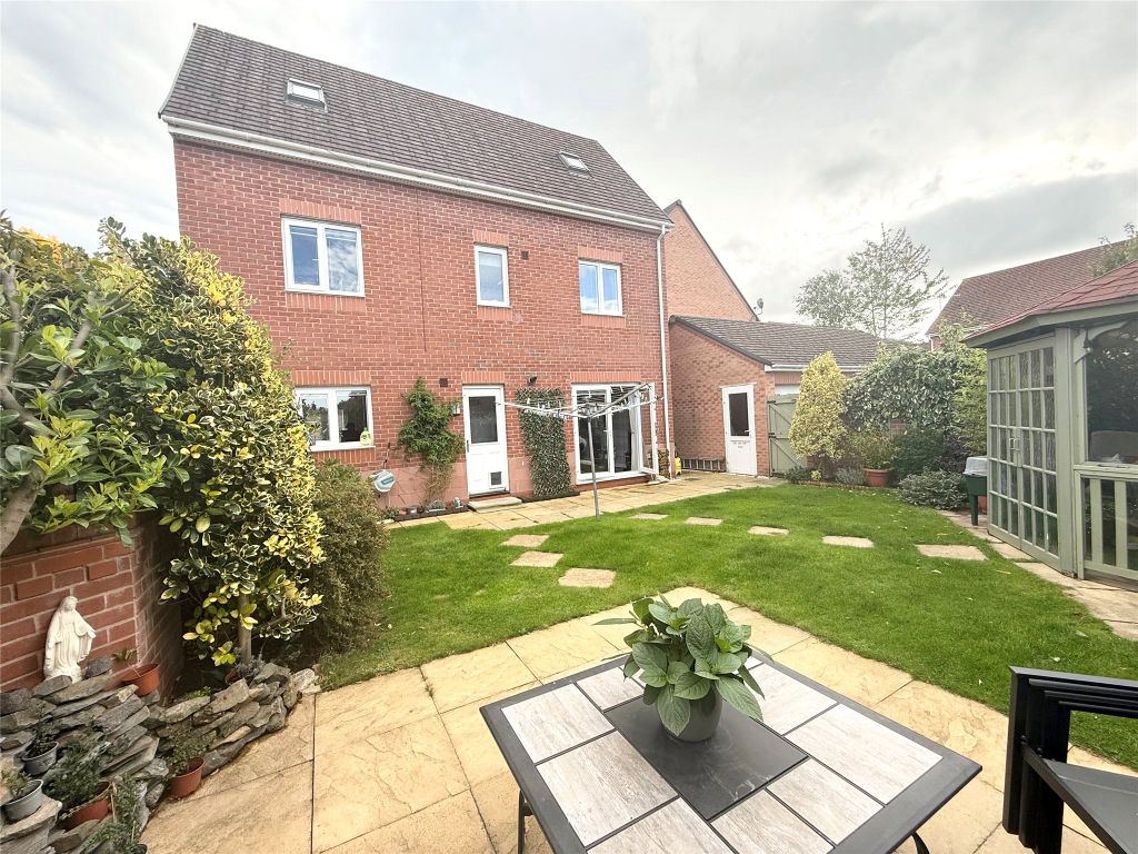 Property photo 2 of 23 Garden