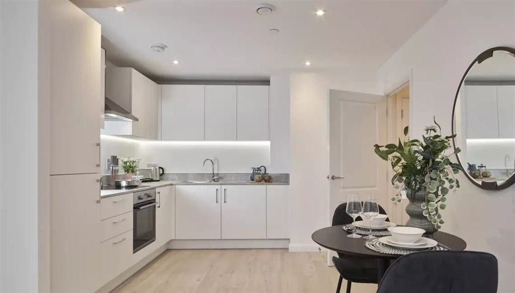Property photo 2 of 8 Kitchen. Dining Area