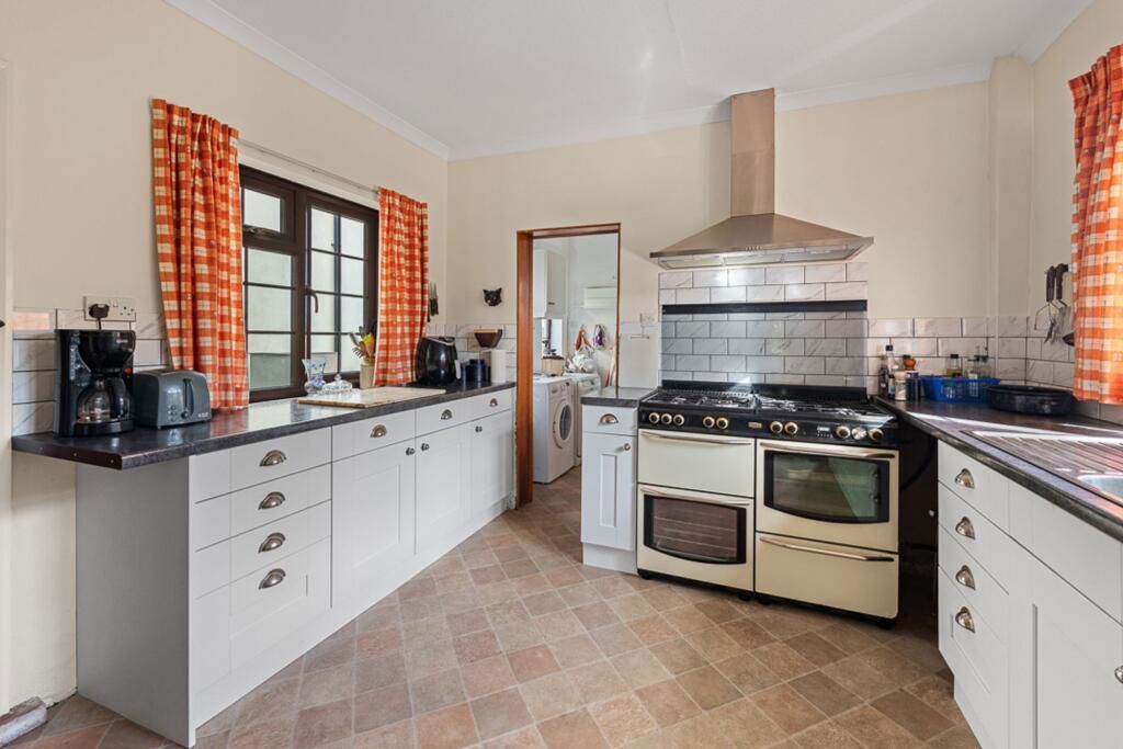 Property photo 2 of 39