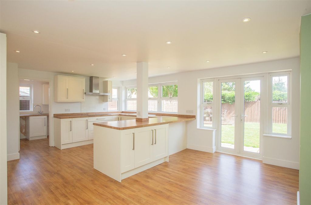 Property photo 2 of 37 Kitchen/Dining Room