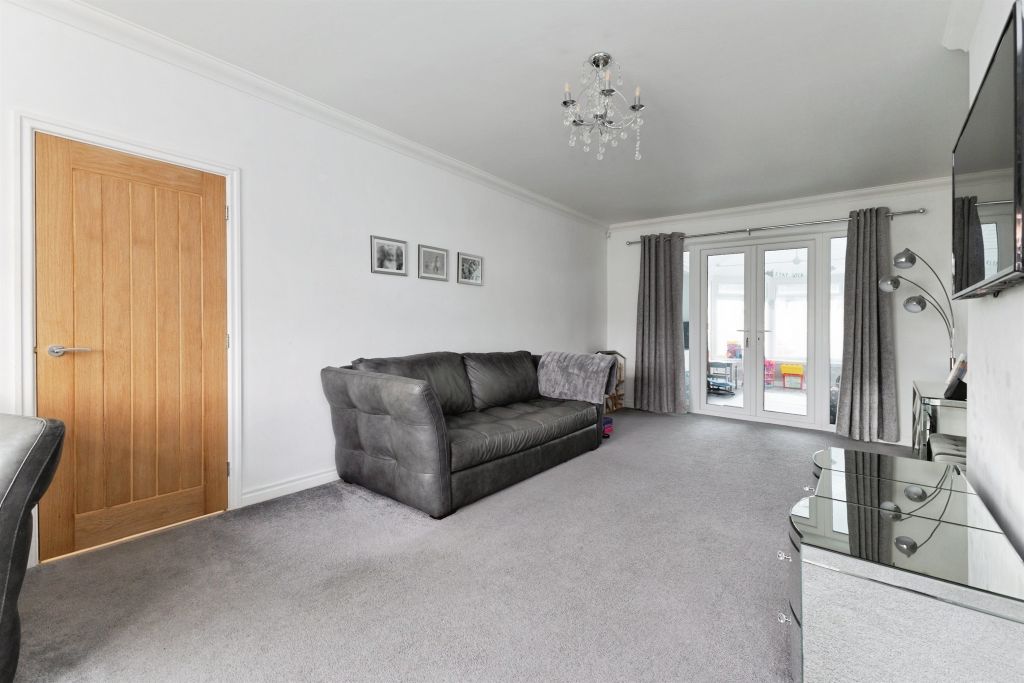 Property photo 3 of 18