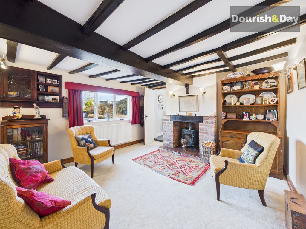 Property photo 3 of 33 Sitting Room