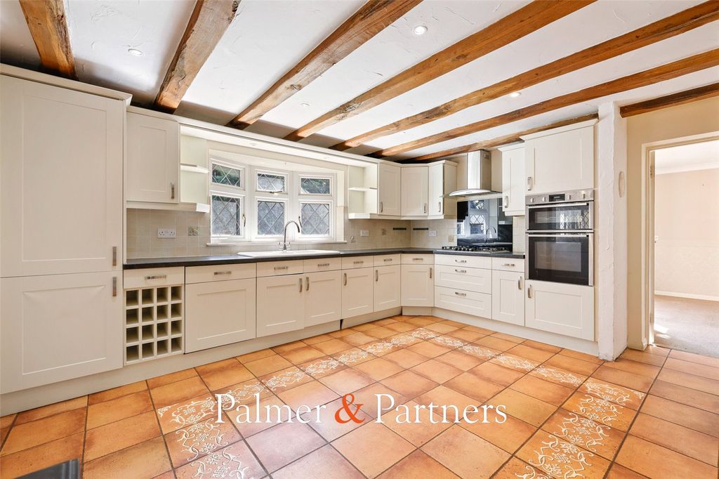 Property photo 2 of 37 Picture No. 26
