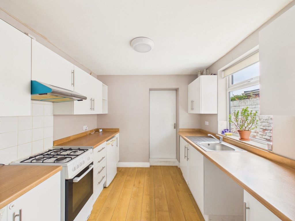 Property photo 3 of 18 5063025