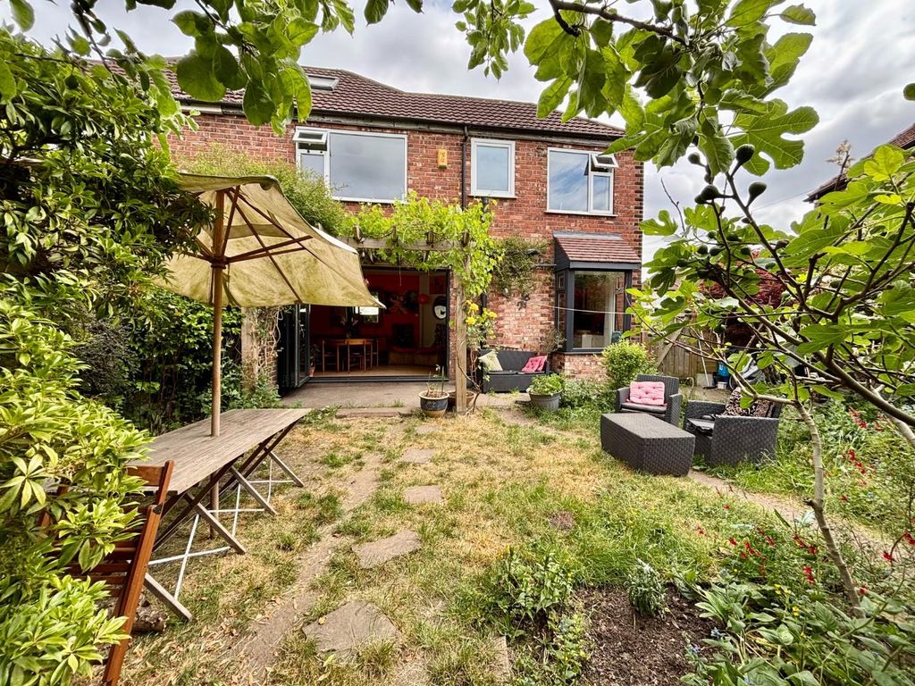 Property photo 2 of 18